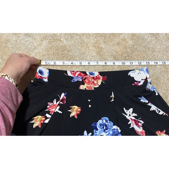 Express pull-on floral shorts XS - Picture 5 of 7